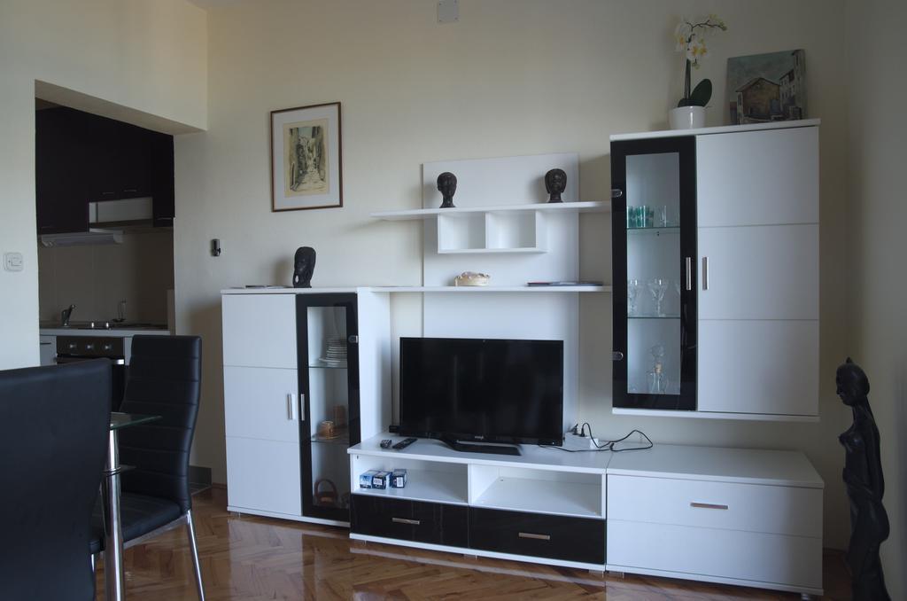 Fei Fei Apartments Račišće Eksteriør bilde