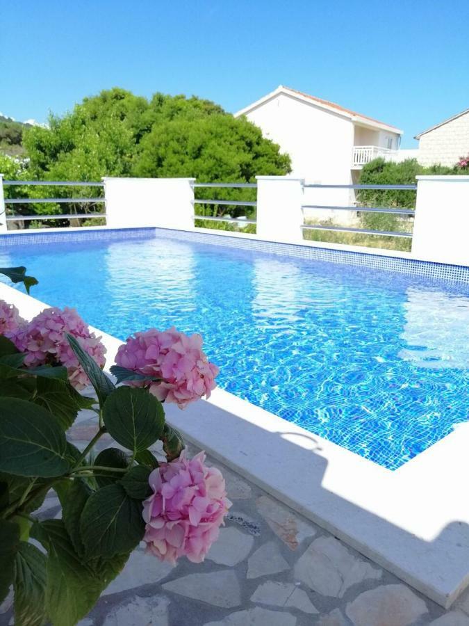 Fei Fei Apartments Račišće Eksteriør bilde